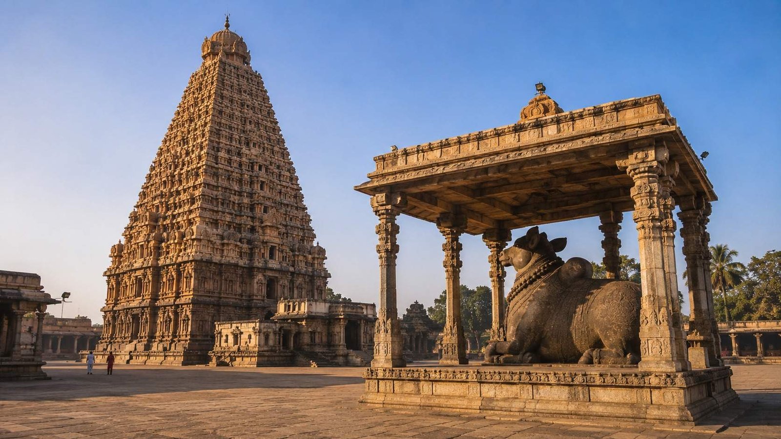 Brihadeeswarar Temple vimana and Nandi at Thanjavur, Tamil Nadu